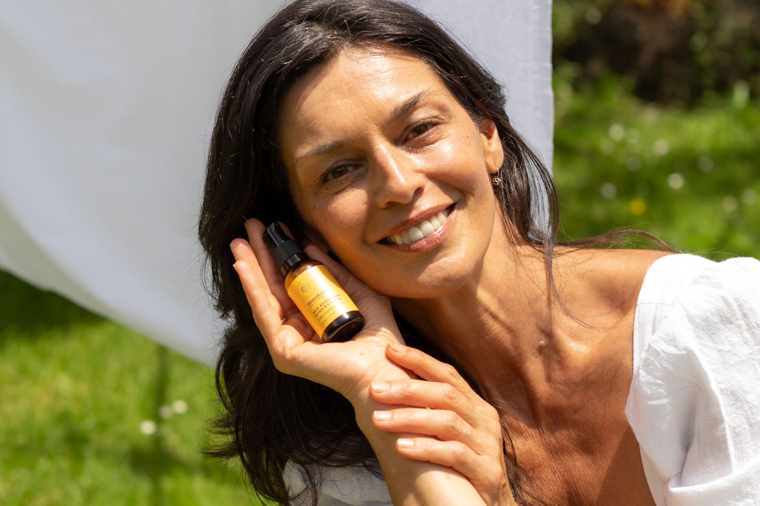Everything you need to know about the Skin Brightening Vitamin C Serum