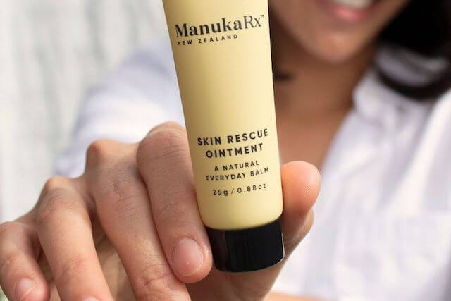 Looking after your fingernails with manuka oil